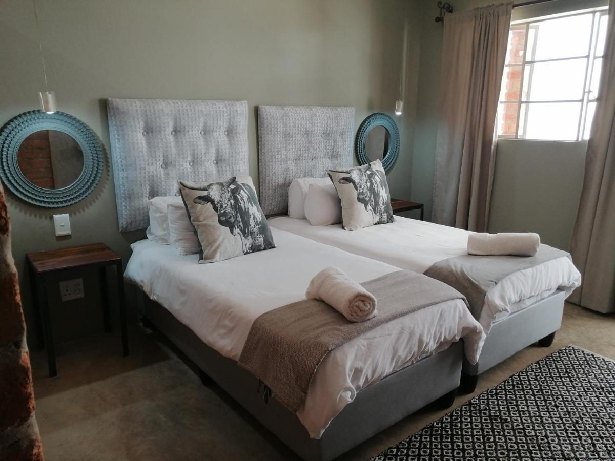 Tsumeb Theater Guesthouse Esterno foto