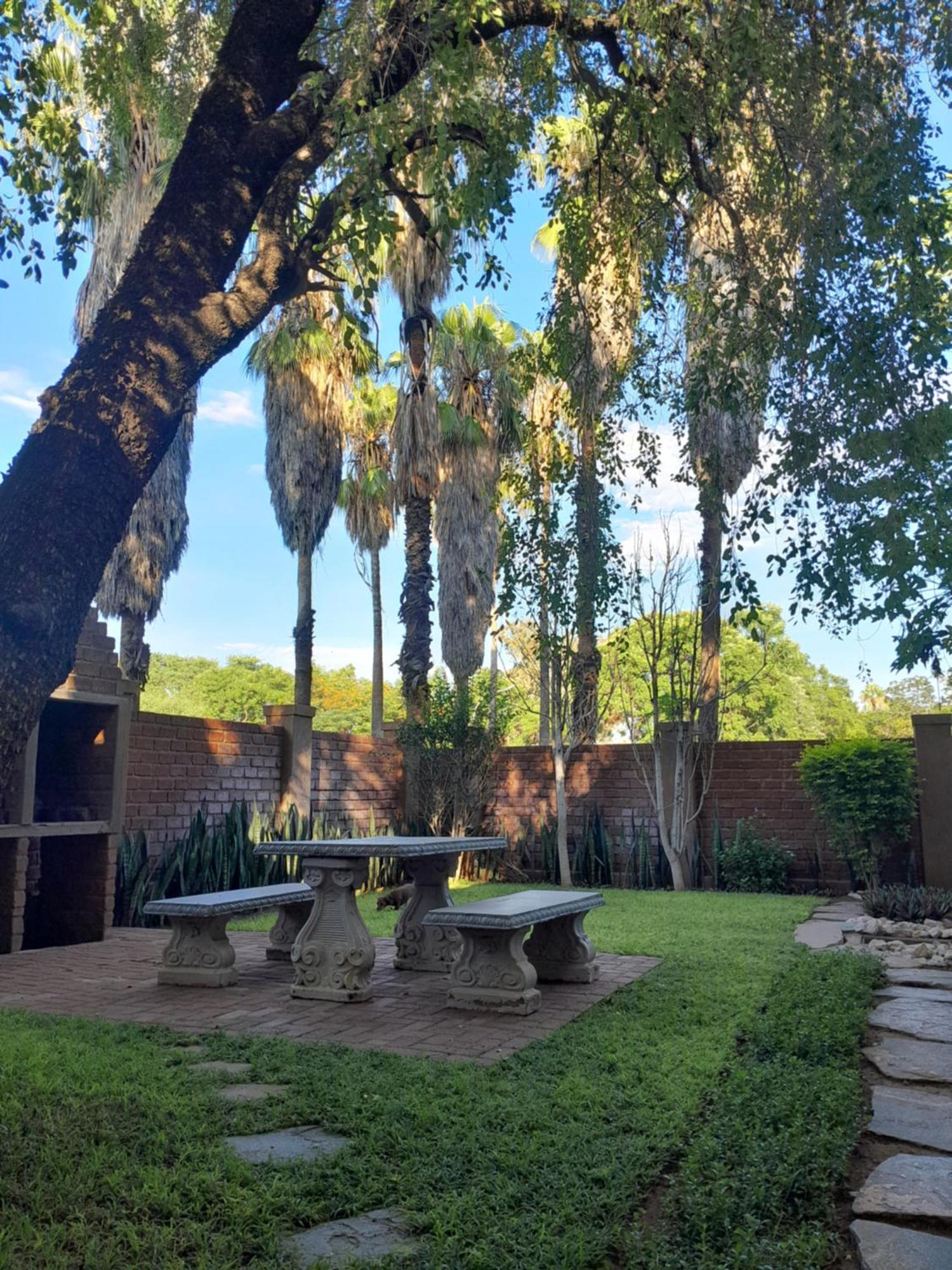 Tsumeb Theater Guesthouse Esterno foto