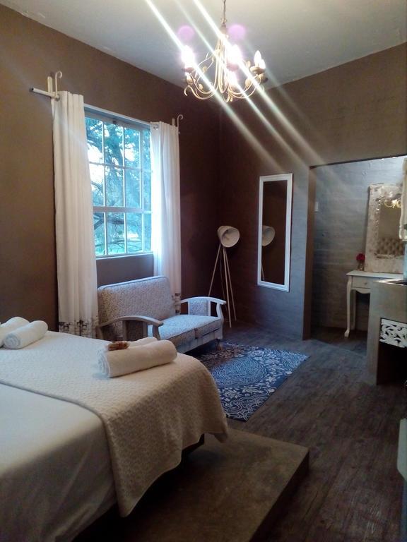 Tsumeb Theater Guesthouse Esterno foto