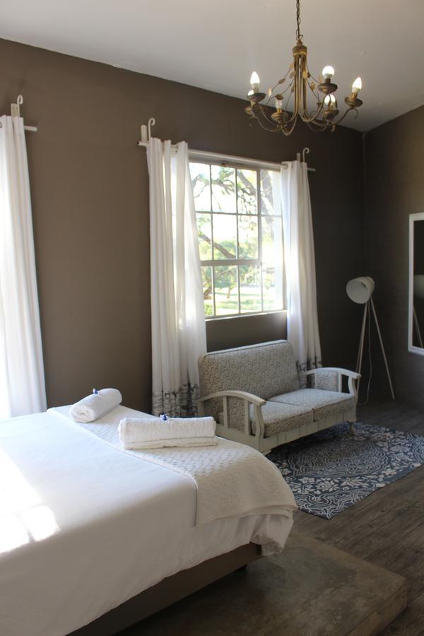 Tsumeb Theater Guesthouse Esterno foto