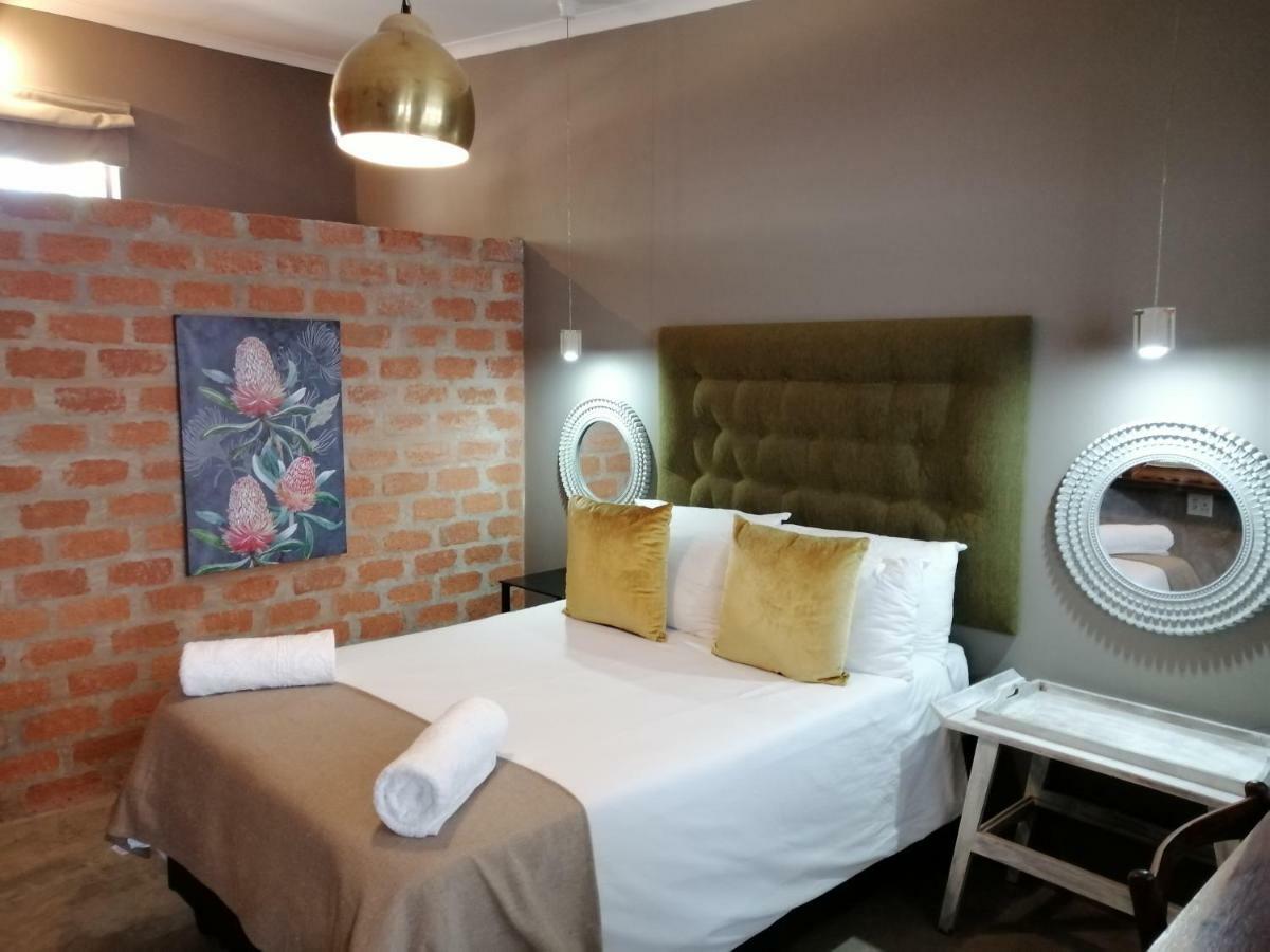 Tsumeb Theater Guesthouse Esterno foto
