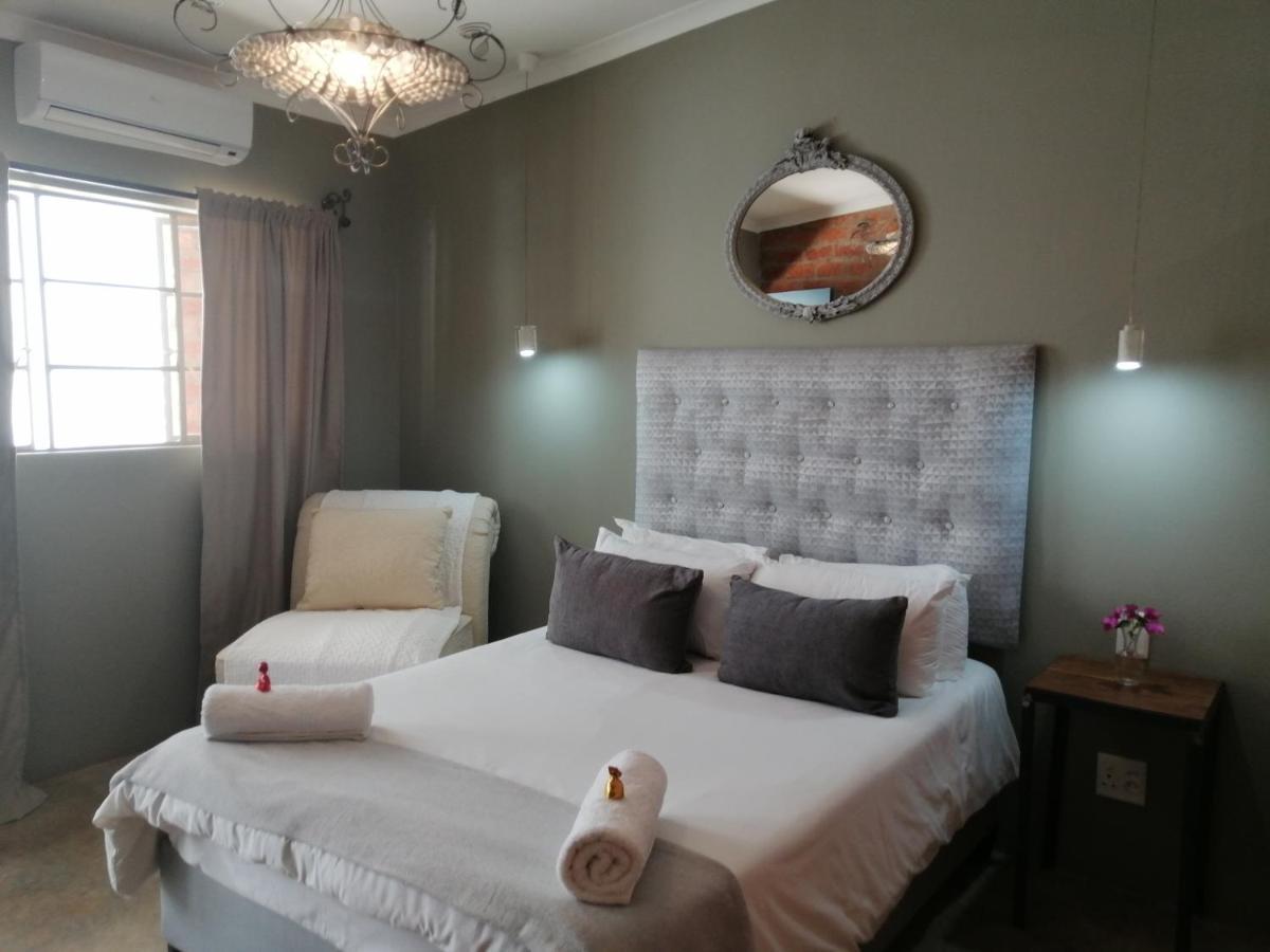 Tsumeb Theater Guesthouse Esterno foto
